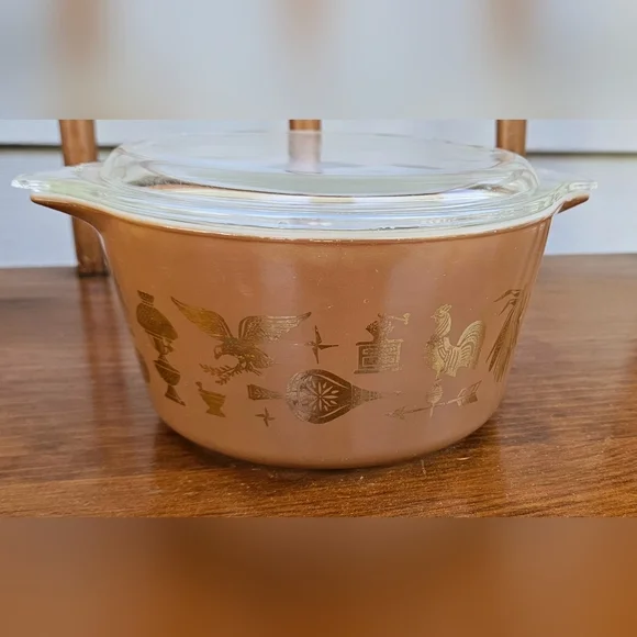 Vintage Pyrex Early American 1 Quart Casserole, #473 with Lid. - Picture 1 of 4